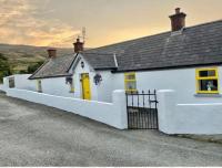 Entire Cottage The Nest, Omeath near Carlingford - B&B Tullaghomeath