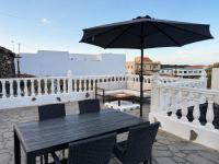 Casa Loli - Cozy Home in Tamaduste, 5 Min to Beach - B&B Tamaduste