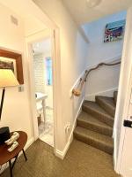 Voyagers View - Central Whitby Luxury with Coastal Views and Garden - B&B Whitby