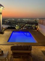 Phezulu Manor - Luxury Villa with Panoramic Views & 5 Terraces - Chambres d'hôtes Gordon’s Bay