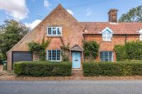 Kelsey Bottom South Cottage, charming characterful cottage, with a quintessential cottage garden tucked away in the heart of the Norfolk countryside - B&B Stibbard