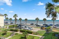 Salt & Summer at the Dawn with ocean & pool view - B&B Galveston