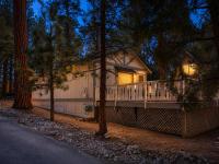 Cedar Pines - Mountain home in a tree filled neighborhood with WIFI - Bed and Breakfast Big Bear City