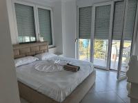 Appartamento con 2 Camere da Letto e Vista Mare 