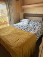 8-Berth Caravan near Beach - Pet Friendly, WiFi & Central Heating - B&B Chapel Saint Leonards
