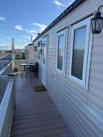8-Berth Caravan near Beach - Pet Friendly, WiFi & Central Heating - B&B Chapel Saint Leonards