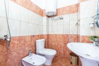 Radhima Res 10 - Double Room, Sea View - Bed and Breakfast Vlorë