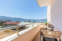 Radhima Res 15 - One Bedroom Apt, Sea View - Chambres d'hôtes Vlora