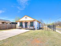 Casa Rivera Spotless Pet Friendly Home 8 Min to Downtown - Chambres d'hôtes Oklahoma City