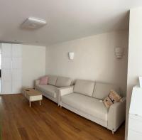 Schöne 2-Zimmer-Souterrainwohnung mit Terrasse - B&B Offenburg