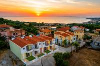 Ionian Colors Maisonettes - 250m by the Sea - Chambres d'hôtes Skafidiá