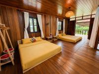 Familiensuite mit Balkon