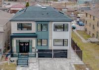 Bright 2BR Modern Suite near Subway - Free Parking - Ferienwohnung Toronto