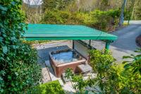 Bedrooms in Sooke Wonderland - Hot Tub - Pool - Koi Pond - B&B Sooke