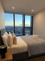 Top Floor Luxurious City View in Olympic Park - B&B Sydney