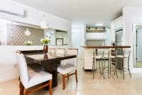 1135 Apartamento na Praia de BOMBINHAS CENTRO 20 M da Avenida Principal - Bed and Breakfast Bombinhas