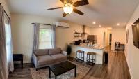 LakewoodLyon Park Renovated Cottage Near Duke 23B - Chambres d'hôtes Durham