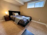 Kamer met Queensize Bed en Gedeelde Badkamer