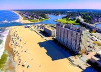 Boardwalk Oceanfront Condo with Panoramic Views - B&B Virginia Beach