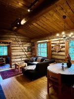 Aura by Lapland Villas, Luosto - Lapland, Lake 2 min walk, 2BR, Private Sauna, Fireplace - B&B Luosto