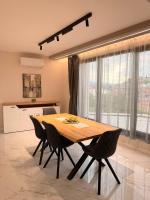 Two-Bedroom Apartment in Plovdiv City Center with Private Garage - Chambres d'hôtes Plovdiv