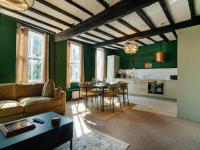 Conservatory Lofts Charming Stay on Historic Friar Street - B&B Worcester