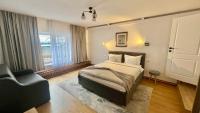 Dorna Skyline - cosmic bedroom and spacious living room - B&B Vatra Dornei