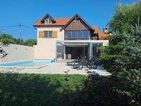 Peaceful Countryside Retreat with Pool & Jacuzzi by Destination GREEN Croatia - B&B Kloštar Ivanić