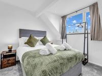 Modern 3-Bed House, Free Parking, Contractors - B&B Frecheville