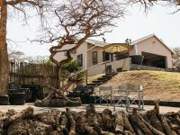 Tranquility-Ukuthula Game Farm Guesthouse with Hot Tub - Chambres d'hôtes Winterton
