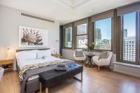 Skyline LuxRetreat- Stylish Comfort- Pool-Gym 1008 - Bed and Breakfast Kaapstad