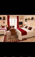 Camera Tripla Superior