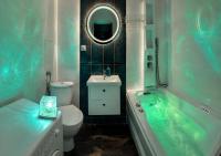 Apartament JungleSPA z prywatnym jacuzzi centrum Wrocław samodzielne zameldowanie i bezpłatny parking - Chambres d'hôtes Wrocław