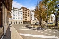 Royal Vydrica Old Town Under the Castle & Parking - Bed and Breakfast Bratislava