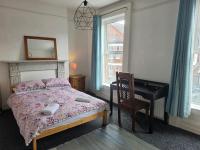 Spacious Central 4 Bedroom House with fast WiFi - Ferienwohnung Belfast