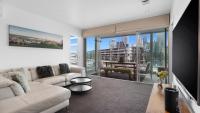 Waterfront Marina Retreat with Pool, Gym, Parking - B&B Auckland