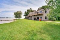 Massive 3 bedroom on the Lake - Bed and Breakfast Cokato