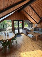 Charming Holiday Home Near Beach And Town - B&B Dronningmølle