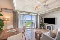Absolute Beachfront Apartment 8B - B&B Lennox Head