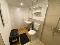 kleine Stube, ein Zimmer mit Bad und kleiner Küche - Bed and Breakfast Saarwellingen