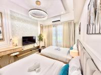ClaySky Staycation at Shore 2 Residences Tower 2 near Mall of Asia- Hotel Set Up in Amenity and Pool Level with Netflix, HBO Max & Youtube Premium - Chambres d'hôtes Manille