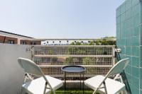 Inviting 3BR with Balcony near Canary Wharf - Ferienwohnung London