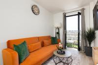 Inviting 3BR with Balcony near Canary Wharf - B&B London