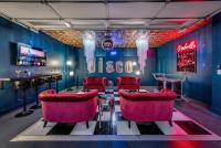 Disco Themed Hot Tub & Rooftop Decks in Nashville - Bed and Breakfast Nashville