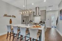 NEW Luxe 4BR 12 Beds - RoofDeck Views - Chefs Kitchen - Chambres d'hôtes Nashville
