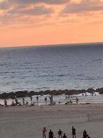 Luxury apartment on the beach with sea view by Almog Beach Haifa - Ferienwohnung Haifa