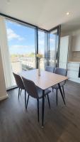 Balcony Smart TV 20mins to Airport FREE Parking - Bed and Breakfast Manchester