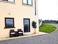Apartment with Private Pool Sleeps 5 - Ferienwohnung Mitchelstown