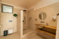 Deluxe tweepersoonskamer met balkon en uitzicht op zee