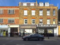 Modern Angel 2 Bedroom 2 Bathroom Duplex With Balcony Only 5-Min Walk to Angel Station Sleeps 5 - Chambres d'hôtes Londres
